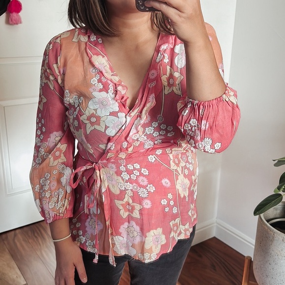 Alex and Parker Faux Wrap Floral Blouse. Size M - Picture 11 of 11